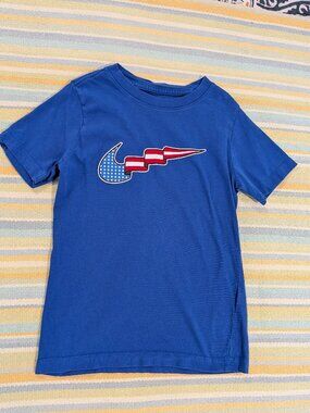 Boy's The Nike Tee Patriotic Red/White/Blue short sleeve tshirt small